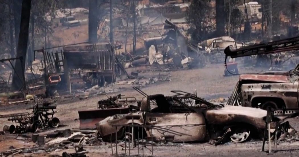 Allarme incendi in California, l’Oak fire continua a espandersi: già bruciati 4mila ettari di terreno. Oltre 6mila persone evacuate