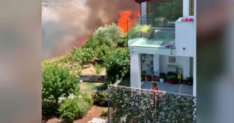 Copertina di Sassari, incendio raggiunge le case di Bonorva: 40 famiglie evacuate – Video