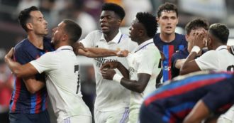 Copertina di Real Madrid-Barcellona non sarà mai un’amichevole: mega-rissa dopo il fallo di Jordi Alba su Vinicius – VIDEO