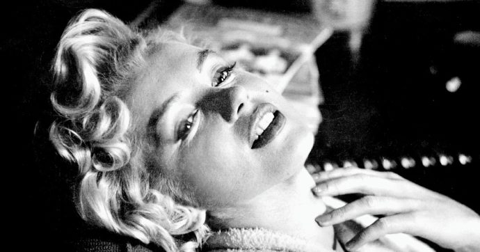 Copertina di Marilyn Monroe, l’antologia: “Dio, accogli questa ragazza senza più trucco e fotografi”