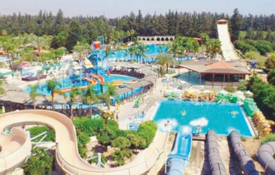 Bimbo annegato a Mirabilandia, chieste sei condanne dal pm: anche per i genitori del piccolo