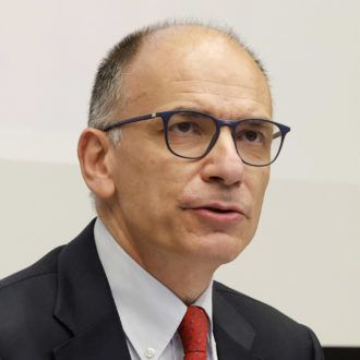 Copertina di Letta apre le porte a Di Maio, Calenda vuole fare il premier: il Fatto di domani 27 luglio