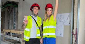 Copertina di Chiara Ferragni e Fedez nel cantiere della nuova casa: “La piscina non è nel nostro attico ma nel palazzo”