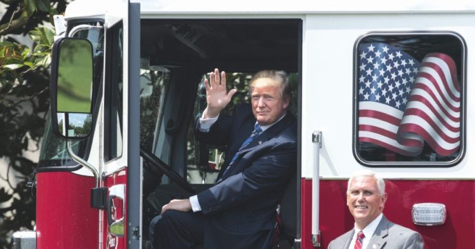 Scott Walker: “Trump punito per i tweet. Ma chi ha scelto Biden ora rivoterebbe Donald”