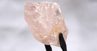 Copertina di Il più grande diamante rosa degli ultimi 300 anni trovato in Angola: si chiama Lula Rose