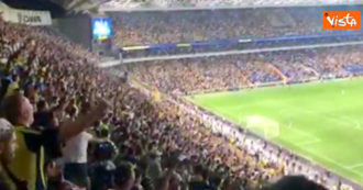 Copertina di Cori pro-Putin allo stadio di Istanbul nella partita tra Fenerbahçe e Dinamo Kiev: l’Uefa apre un’inchiesta – Video
