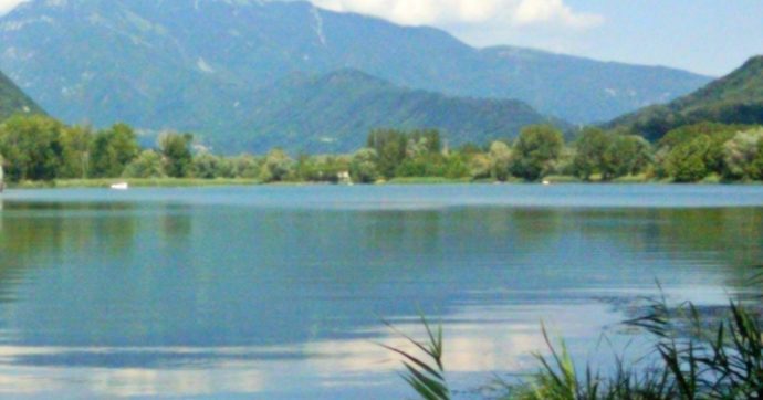 Treviso, bambina di 8 anni annegata durante una gita al lago con il centro estivo