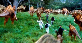 Copertina di David Koepp (Jurassic Park): la vita fa più paura dei T-Rex. “I dinosauri sono innocui”