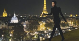 Copertina di Il meta-cinema di Assayas sospeso tra leggerezza e luce