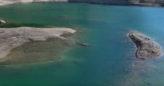 Copertina di Marmolada, il lago di Fedaia mai così vuoto. Enel: “Da giugno costretti a usare l’acqua per alimentare il sistema idrico del Veneto”