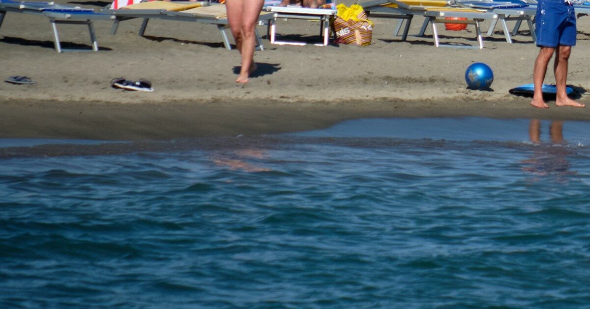 Un bambino di 6 anni è scomparso in mare davanti alla spiaggia di Cavallino Treporti: ricerche in corso