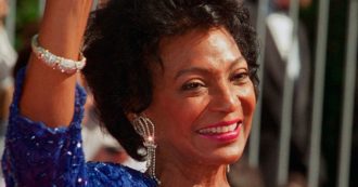 Copertina di Morta Nichelle Nichols, addio al tenente Uhura di Star Trek. L’elogio di Joe Biden: “Pioniera, ha ridefinito ciò che è possibile per i neri americani”