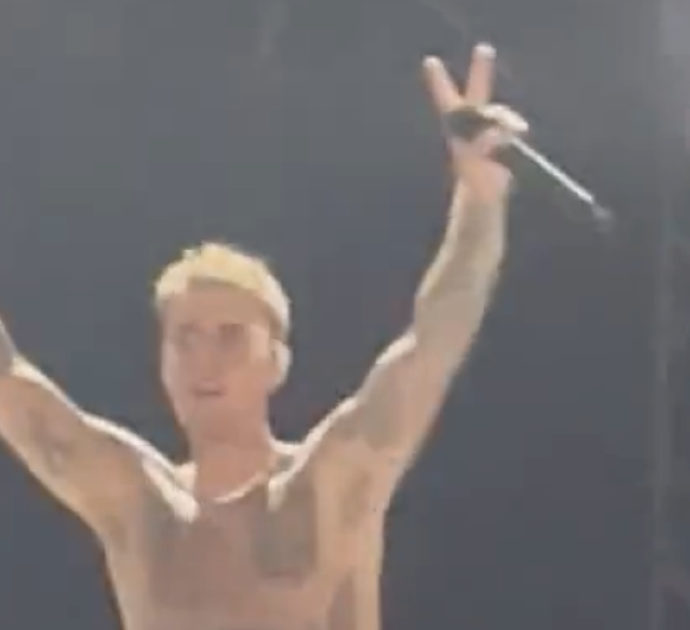 Justin Bieber torna sul palco dopo la malattia. Al ‘Lucca Summer Festival’ il suo show è da sogno