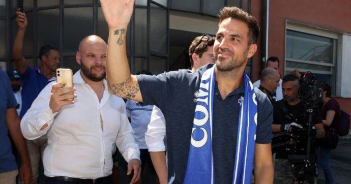 Fabregas c’è, tifosi del Como in delirio: ecco la strategia che ha portato allo sbarco di un campione del mondo in una squadra di Serie B