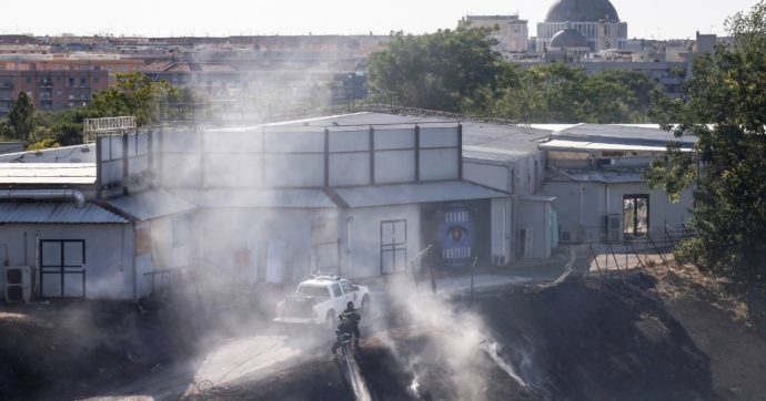 Copertina di È bruciata Firenze… nell’incedio di Cinecittà