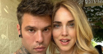 Copertina di Chiara Ferragni e Fedez rivelano i retroscena del loro primo appuntamento: “Insieme in hotel, ma non potevamo neanche sfiorarci” – VIDEO