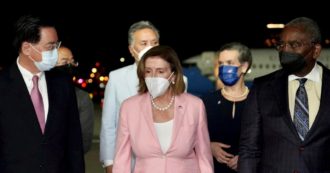 Copertina di Taiwan, Pelosi sbarca a Taipei e sfida la Cina. Esercitazioni rischiose sull’isola