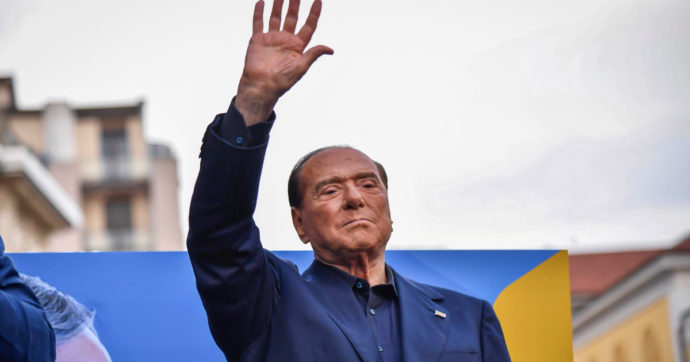 Elezioni 2022, scriveva “Berlusconi amore mio”: la candidata m5s Claudia Majolo espulsa dalle liste in Campania