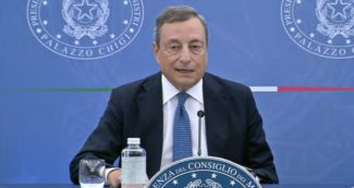 Copertina di Draghi: “Cresceremo più di Francia e Germania. Ma ci sono nuvole all’orizzonte, previsioni preoccupanti per il futuro”