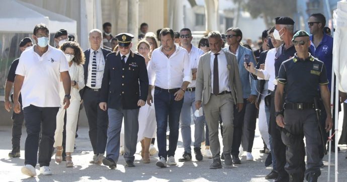 Salvini da Lampedusa riapre l’argomento Viminale (dopo le parole di Meloni): “Conto ci sia un uomo o una donna della Lega”