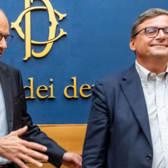 Copertina di Rossoverdi vs Calenda, la resa dei conti: il Fatto del 6 agosto