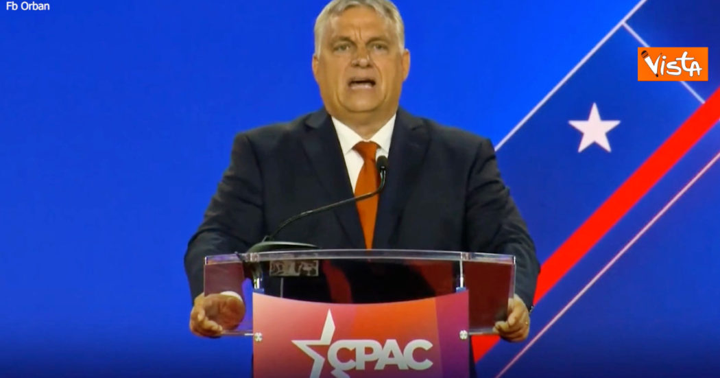 Orban, battuta machista alla conferenza di Trump in Texas: “Meno drag queen, più Chuck Norris” – Video