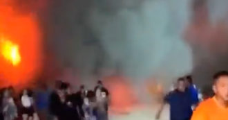 Copertina di Thailandia, incendio in discoteca con centinaia di persone: 13 morti e 41 feriti – Video