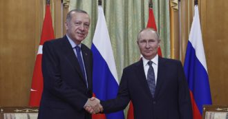 Copertina di Vertice Putin-Erdogan, il presidente russo: “Ue ringrazi Ankara per il gas che arriva dal TurkStream”. Intesa sul pagamento in rubli