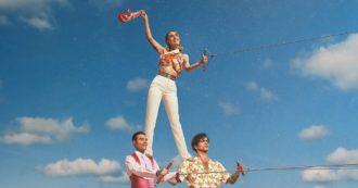 Copertina di ‘La Dolce Vita’ di Fedez stroncata: “Una distorsione del gusto e della memoria”