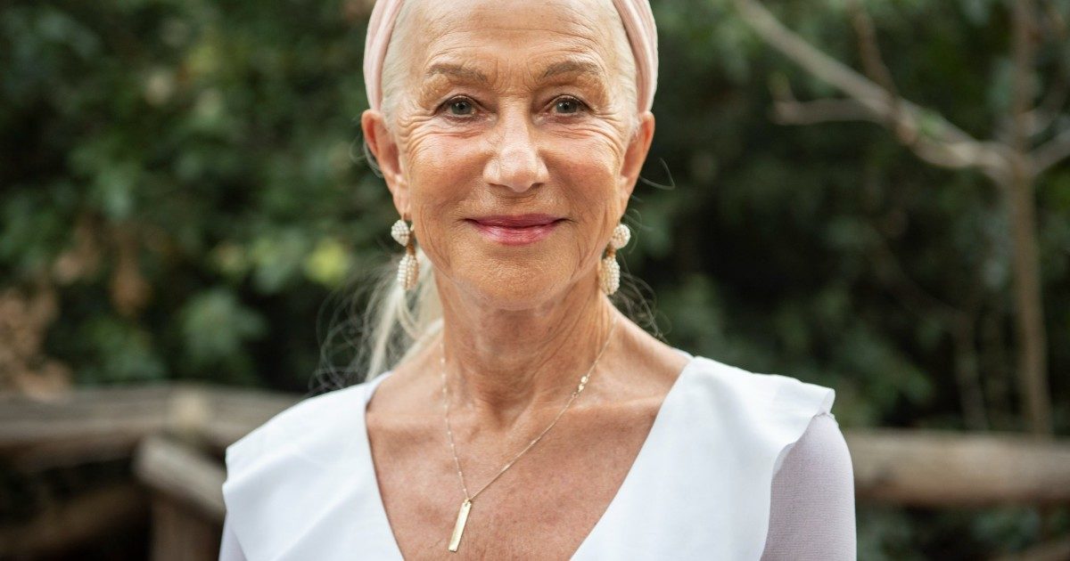 Helen Mirren scende in campo per gli ulivi del Salento: “La xylella una terribile tragedia, stiamo lavorando per salvare gli alberi e ripiantarli”