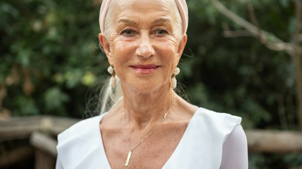 “La prima volta che ho visto un film di Zalone ridevo come una pazza senza capire una parola… Il mio incontro con la Regina Elisabetta? Non ho capito niente di lei come persona”: il racconto di Helen Mirren