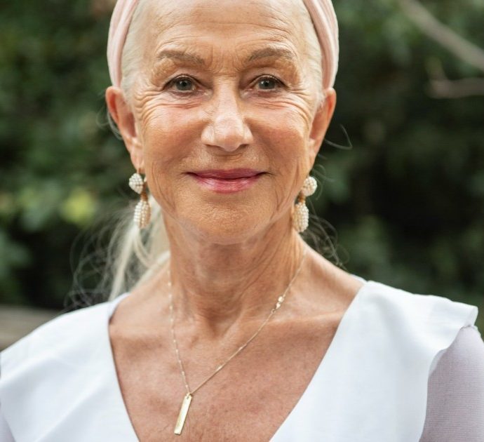 Helen Mirren scende in campo per gli ulivi del Salento: “La xylella una terribile tragedia, stiamo lavorando per salvare gli alberi e ripiantarli”
