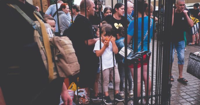 Donbass, fughe e resistenza. Treni in rotta verso Ovest