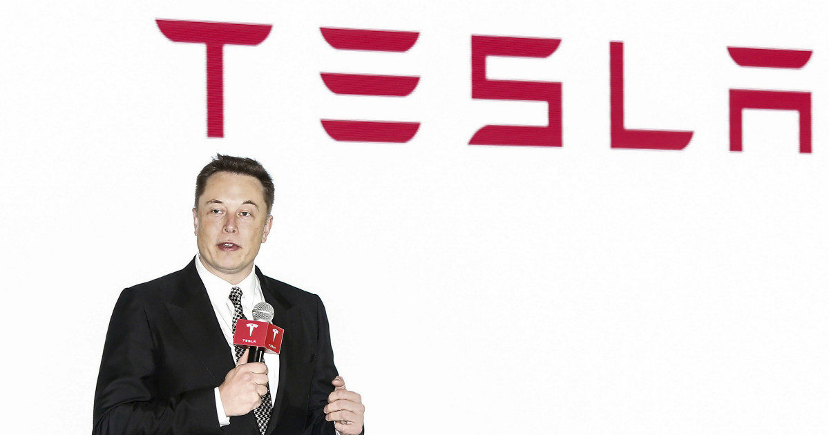 Tesla licenzia