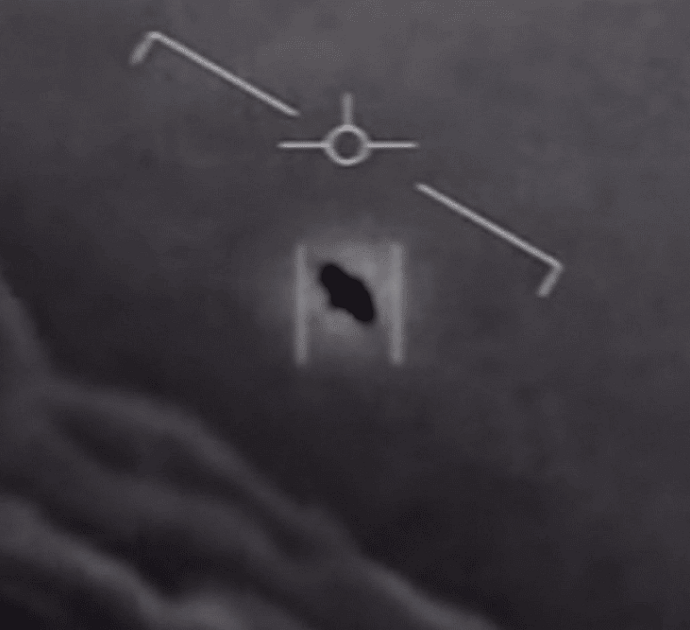 “Gli ufo hanno neutralizzato in cielo testate nucleari statunitensi”: la testimonianza dei militari Usa e la mail sul “disco volante arancione”