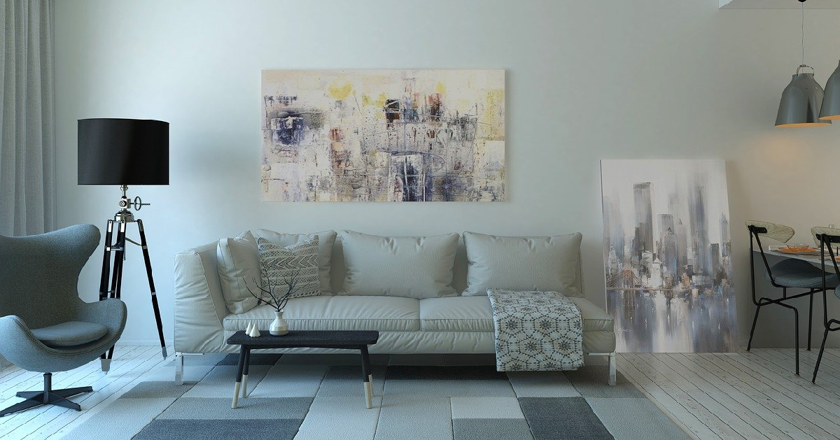 Spiava gli affittuari con le microcamere nascoste in bagno e in camera da letto: proprietario del palazzo denunciato per “interferenza illecita nella vita privata”