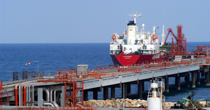 Sempre più petrolio russo nei porti italiani. Nella prima settimana di agosto i barili scaricati salgono da 410 a 470mila