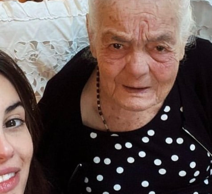 Lutto per Francesca Chillemi, è morta la nonna materna: “Sei parte di me, con me, per sempre”