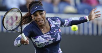 Copertina di Serena Williams si ritira: storia della campionessa che ha preso a pallate gli stereotipi da élite del tennis