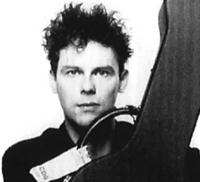 È morto Darryl Hunt, addio al bassista dei ‘The Pogues’: aveva 72 anni