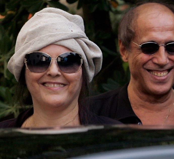 Adriano Celentano, la dedica d’amore a Claudia Mori per i 58 anni di matrimonio: “Quando eravamo piccoli…”. E lancia una stoccata alla politica