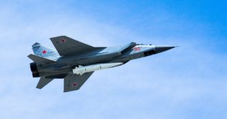Copertina di “Caccia francesi vicino ai confini della Russia”: Mosca fa alzare i suoi jet per scortarli