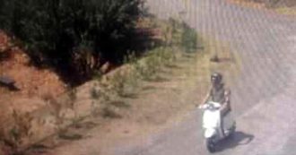 Copertina di Pompei, turista in scooter multato: era su un viale esterno vietato ai mezzi