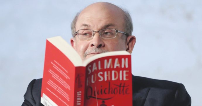 Copertina di Coltello satanico: Rushdie. “Grave”: fermato aggressore