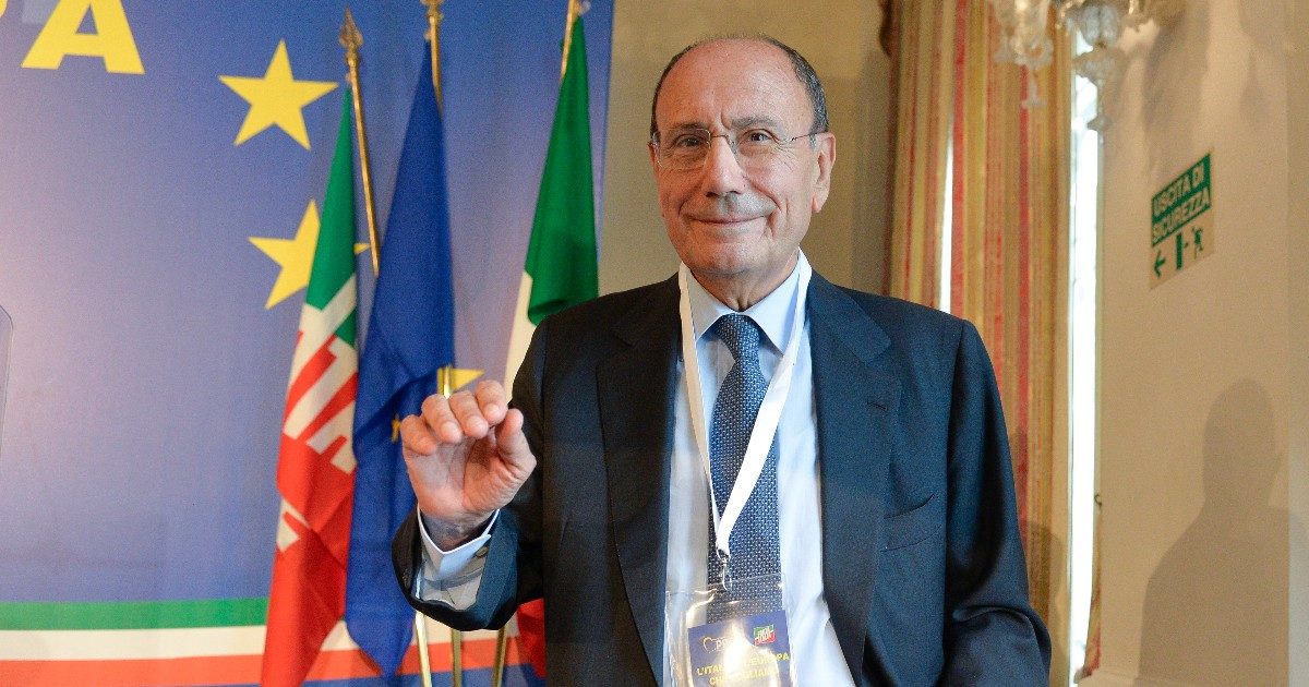 Schifani, ecco perché fu archiviato per concorso esterno: “Relazioni con personaggi vicini alla mafia ma non basta”. Cosa c’era nelle carte