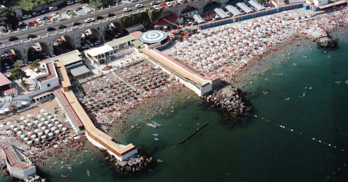 Copertina di Pioggia e inquinamento, bagni vietati a Sorrento e Taormina