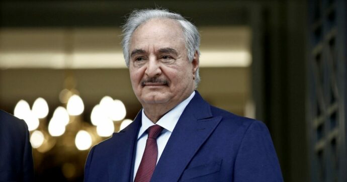 Haftar è “criminale di guerra”: deve pagare le vittime