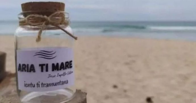 Vende aria di mare in barattolo, l’idea del giovane studente di Porto Cesareo fa impazzire i turisti