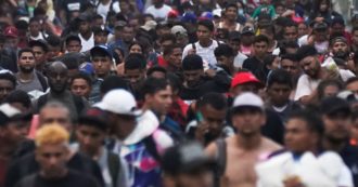 Copertina di Usa, nuovo record di arresti al confine con il Messico: fermati più di 1,8 milioni di migranti