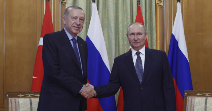 Dopo l’Arabia Saudita anche la Russia va in soccorso dei conti della Turchia. Ed il presidente Erdogan gongola (in vista delle urne)